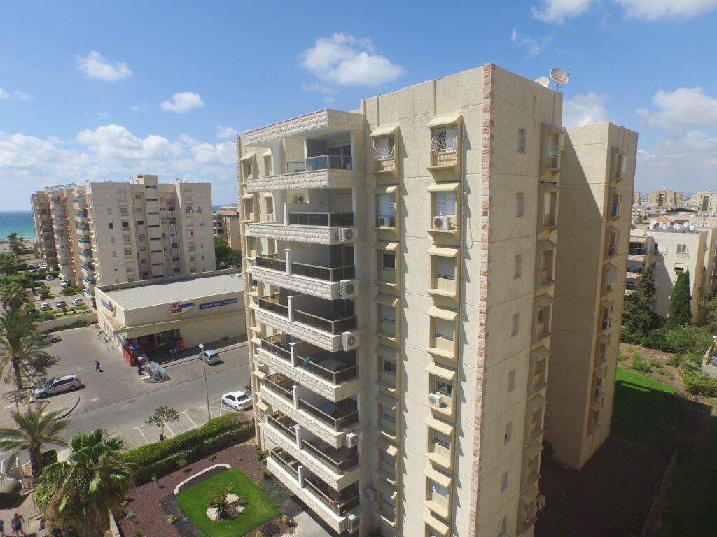 שיפוץ חזית בניין